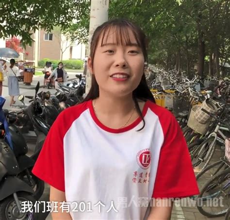 女班长给我看她的小妹妹作文-女班长给我看她的小妹妹作文-她为何这样做